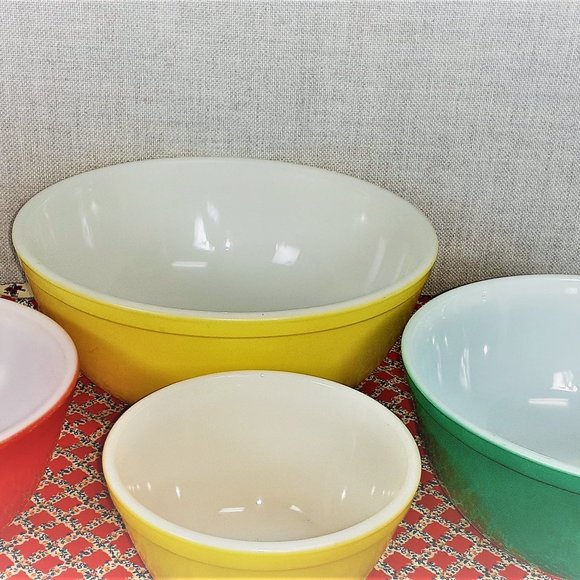 1940 Pyrex Primary Colors Mixing bowl set - Set of FOUR primary colored … - Picture 5 of 5